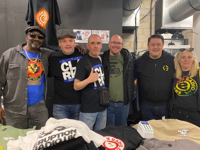 A great day as ever yesterday at @the_run_out with the @eruptionradiouk crew. Great company, literally hanging out with some music legends, with Eruption family and one or two other shady individuals 😁 Some great Eruption merch distributed to the masses, a couple of beers and some jerk chicken consumed. Roll on the next one in November. Thanks to all who organised and attended. Such a great bunch ❤️🔥